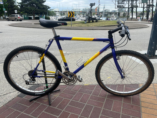 Coyote Pro Vintage Mountain Bike Pre-Owned